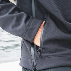 AFTCO Reaper 3-Layer Windproof Softshell Jacket 20 AFTCO Reaper 3-Layer Windproof Softshell Jacket -AFTCO Shop lifestyle 2 2048x2048 cca1243d 0315 45d1 8f44 afcca2c90e84